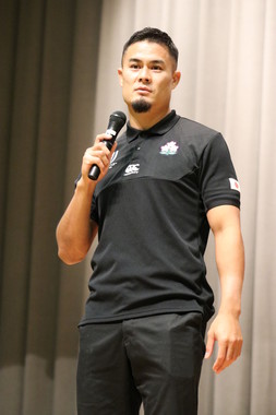 田村選手は、生徒たちからの質問にも丁寧に答えた