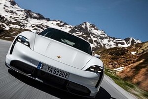 ポルシェが満を持して送り出す初EV　「タイカン」はテスラのライバルになるか