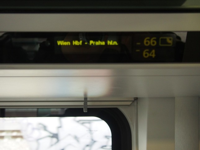 「66番席はウィーン中央駅～プラハ中央駅間は座れない」