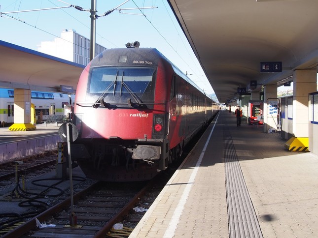 オーストリア連邦鉄道所属の「レイルジェット」