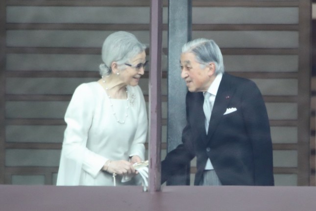 午前中の3回は上皇ご夫妻も姿を見せた