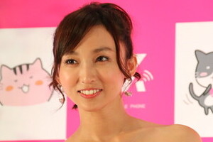 0歳児育てる吉木りさ、寝付かぬ娘とグッスリ夫に思わず...　漫画で明かした苦労