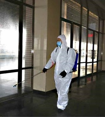 国境近くの新義州青年駅でも消毒作業が進められた（写真は労働新聞ウェブサイトから）
