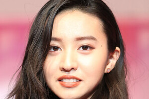 Koki,「腹筋チラ見せ」ショットでファンの健康願う