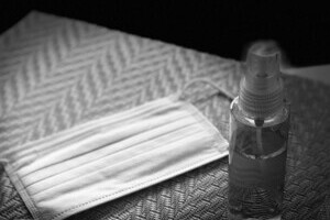 スギ薬局、行列「感染リスク」に苦肉の策　マスク・消毒液は開店直後に売りません、問い合わせもやめて！