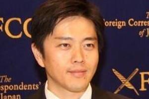 吉村大阪府知事に「寝てください」　深夜1時ツイートに心配の声続出