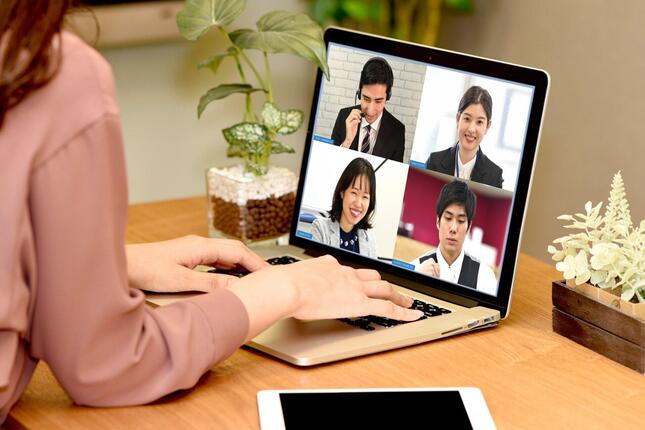 テレワーク時代に巨人はどう対応するか（イメージ）