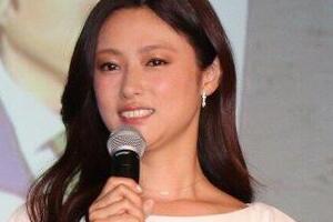 深田恭子が水着で「新しい私」　動画では「すごいシーン」見せた