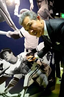 「史上最高のサブマリン」山田久志氏（2014年。m-louisさん撮影、Wikimedia Commonsより）