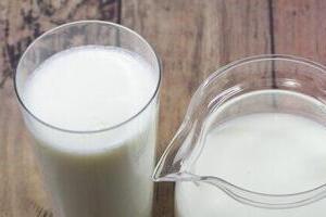 農水省職員が「牛」に扮して...　牛乳消費に感謝「なんと！前年より2割以上伸びた週も」