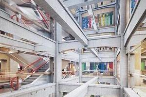 ユニクロ　「国内最大級」の銀座新店はどんな店？　新ライフスタイルへの戦略との関係