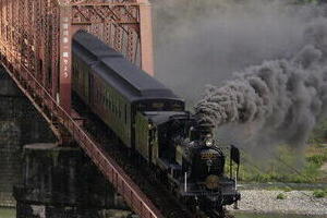 熊本豪雨で「明治期の橋梁」も流失　肥薩線見合わせ「南九州の鉄道網」に打撃