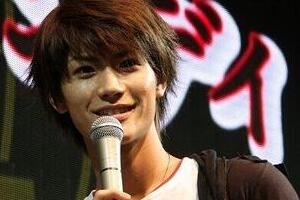 三浦春馬さんに「そんな綺麗な顔で寝てるんじゃないよ」...　同学年のアミューズ所属俳優・水田航生、ブログにつづった故人への思い