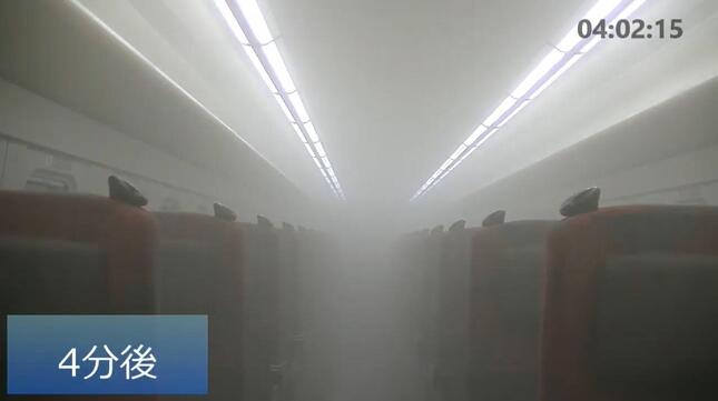 北陸新幹線車内で行った換気システムの実験の様子（JR西日本提供の動画から）