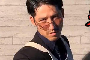 「極主夫道」コスが激似と話題　日本海テレビ・三浦康暉アナに「極意」を聞いた