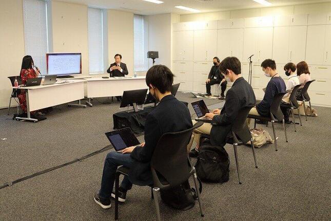 授業には「N高政治部」部員15人が参加した