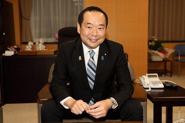 内閣府の藤井比早之（ふじい・ひさゆき）副大臣。デジタル庁「回転ドア方式」で官民の人材交流を目指している