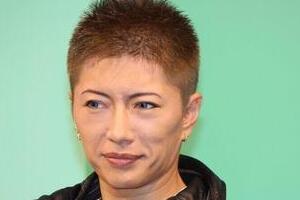 簡潔謝罪のROLAND、10分動画でお詫びのGACKT　 2人の姿勢に世間の反応は