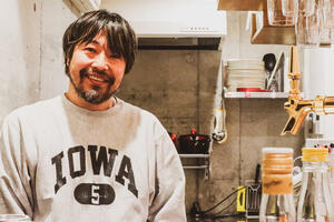 緊急事態宣言中にカレー屋を開いた曽我部恵一　「お店に来て」言えず歌に託す