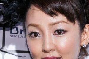 神田うの、9歳娘の手作りケーキに感動　「私とパパにとっては世界一でした」