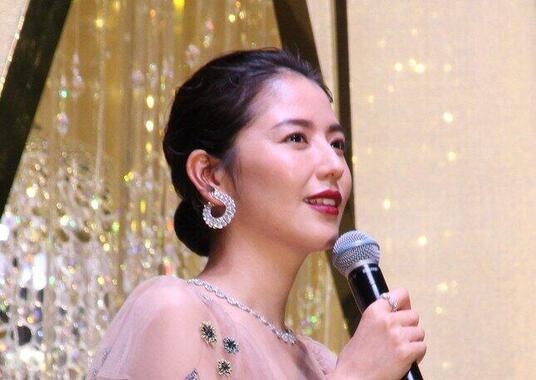 前作での生徒役に続き、今作では弁護士役で出演する長澤まさみさん