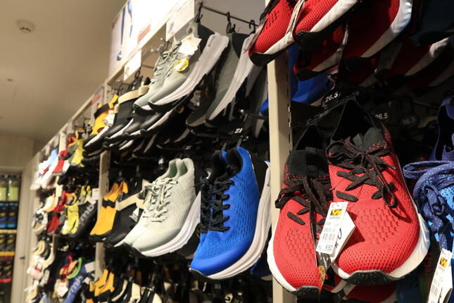 「＃ワークマン女子」のシューズコーナー