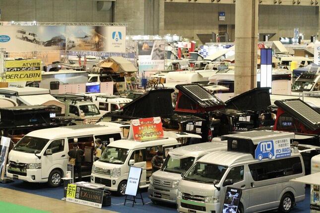 キャンピングカーのニューモデルが集合