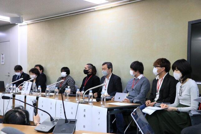 厚労省で会見を開いた「入管法改悪に反対する有志の会」