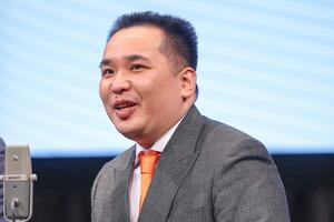 ミルクボーイ内海崇の過去写真、もはや別人？　「せいやさんかと」「LUNA SEAの真矢さん？」