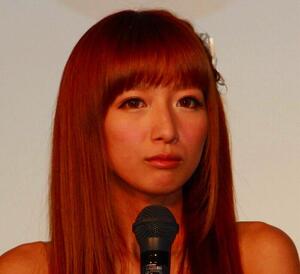 辻希美「汚ったない」自撮り写真を公開　「1年間美容院に行ってなく...」