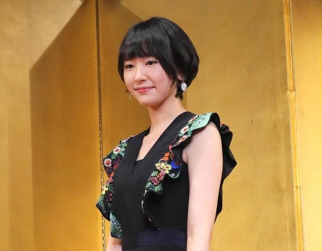 新垣結衣さん（アフロ）