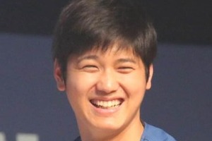 「大谷翔平推し」のちびっ子ファンに日米メロメロ　「勝利の女神」「可愛いすぎる」