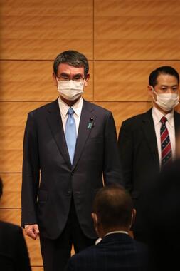 総裁選出馬会見に臨む河野太郎氏