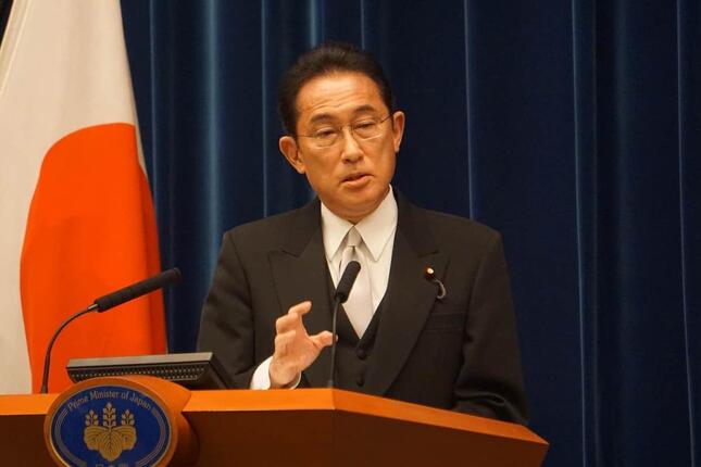 首相として初めての正式な記者会見に臨む岸田文雄首相

