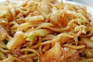 「焼きそばだけの夕食」にキレて妻と離婚　街頭インタビュー発言に「久しぶりにドン引き」