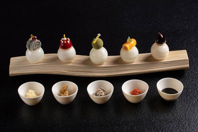 「東京・提灯(ちょうちん)会食」（提供：星のや東京）