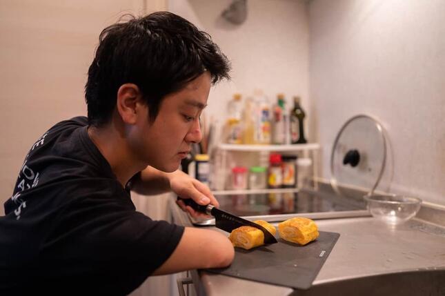 卵焼きを作る山田千紘さん