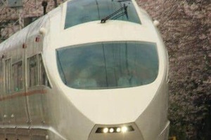 小田急ロマンスカーが「観光列車」でなくなる日　展望車VSEの「早すぎる引退」に見た変化