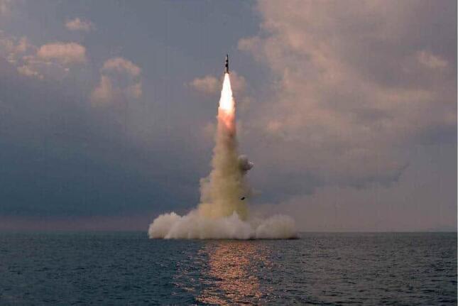 北朝鮮が弾道ミサイルとみられる物体を発射するのは2か月半ぶりだ（写真は前回21年10月に発射された「火星8」型。写真は労働新聞から）