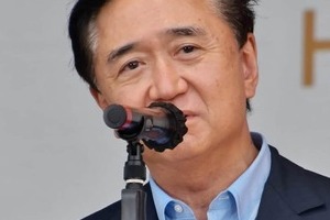 「私も寝不足」知事ツイートで火に油？　神奈川メール誤送信問題、県庁にもクレーム殺到