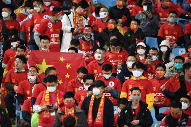 スタジアムに集結した熱狂的な中国ファン（写真：AFP/アフロ）