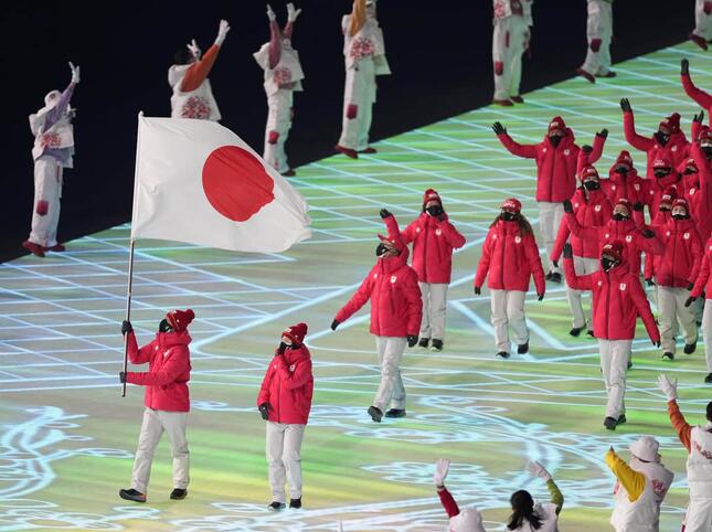北京五輪開会式で入場する日本選手団（写真：UPI/アフロ）