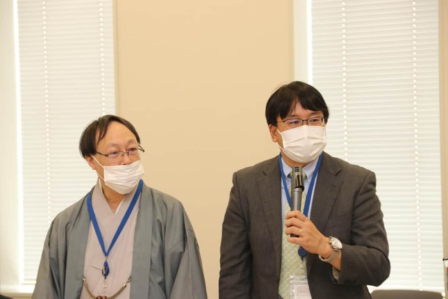 ねこのしっぽの荒巻喜光専務（左）と内田朋紀代表取締役（右）