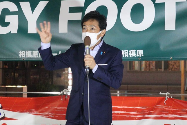相模大野駅（神奈川県相模原市）で演説する国民民主党の玉木雄一郎代表