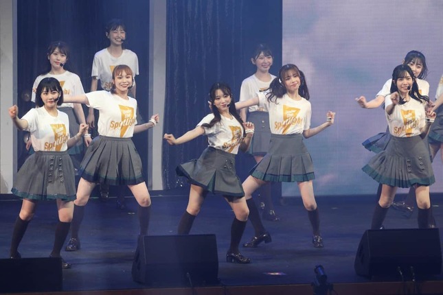 大阪公演のアンコール明けには新曲「ビーサンはなぜなくなるのか？」(6月22日発売)も披露された