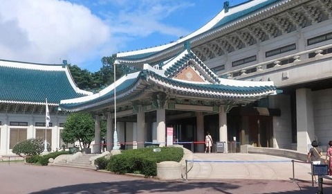 「観光スポット」になった韓国旧大統領府・青瓦台　1日2万人超が来場...記者が体感した現地の雰囲気