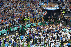 W杯決勝で「放送事故」　アルゼンチンサポの中に上裸女性...映り込みにネット騒然「二度見した」