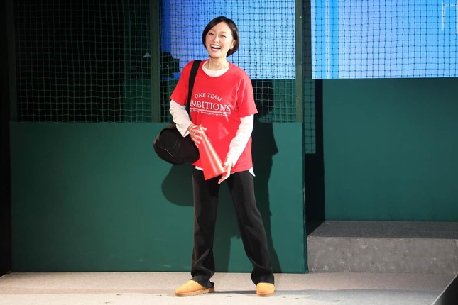 舞台「遠き日の落球」に出演する市井紗耶香さん。主人公の姉、塚原今日子を演じている