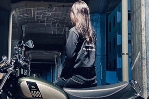 「ローン組んで自分で買えよw」　27歳OL「バイク購入70万円クラファン」に批判殺到→5日で中止
