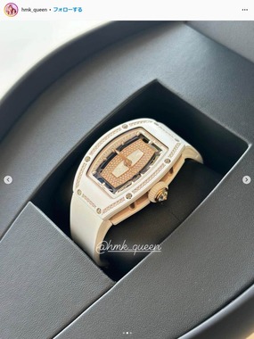 購入した腕時計。ひめかさんのインスタグラム（hmk_queen）より

